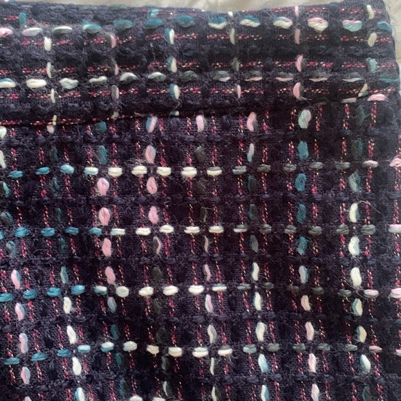 LOFT WINTER SKIRT WITH POCKETS! 🤍 - Picture 2 of 2